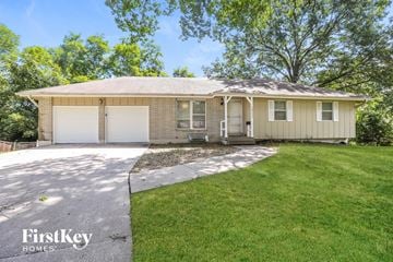 Raytown house for rent - 10111 E 77 Ter Raytown, MO 64138