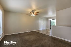 Raytown house for rent - 10111 E 77 Ter Raytown, MO 64138