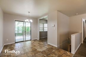Raytown house for rent - 10111 E 77 Ter Raytown, MO 64138