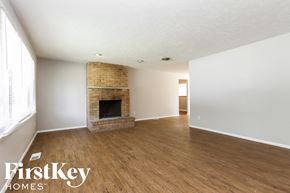 Indianapolis house for rent - 10137 Lawnhaven Ct Indianapolis, IN 46229