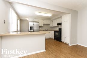 Indianapolis house for rent - 10137 Lawnhaven Ct Indianapolis, IN 46229