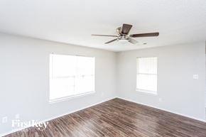 Dallas house for rent - 10207 Glen Vista Dr Dallas, TX 75217