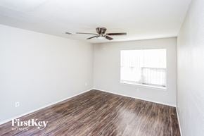 Dallas house for rent - 10207 Glen Vista Dr Dallas, TX 75217