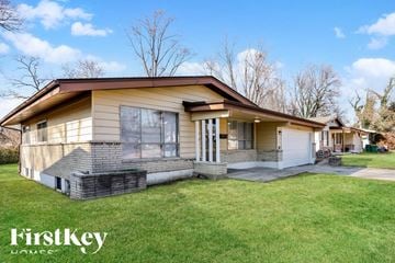 Saint Louis house for rent - 10201 Pannell Saint Louis, MO 63136
