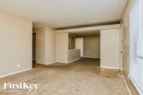 Saint Louis house for rent - 10201 Pannell Saint Louis, MO 63136