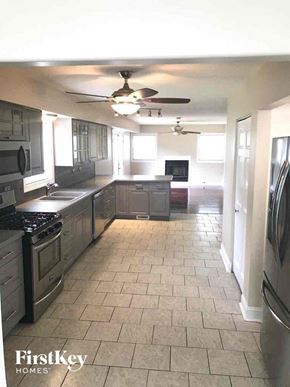 Bolingbrook house for rent - 1023 Bothwell Ct Bolingbrook, IL 60440