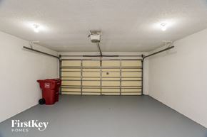 Plant City house for rent - the garage is clean and ready to use as a home gym