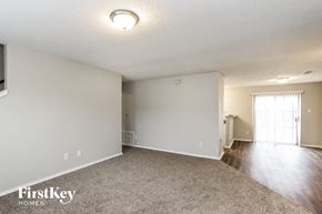 Dallas house for rent - the living room and dining room of an apartment