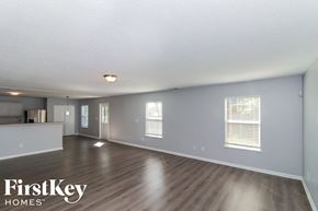 Villa Rica house for rent - the living room and kitchen of an empty house