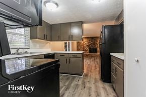 Indianapolis house for rent - 10431 Lawnhaven Circle Indianapolis, IN 46229