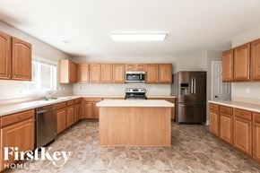 Charlotte house for rent - 10620 Bur Oak Drive Charlotte, NC 28214