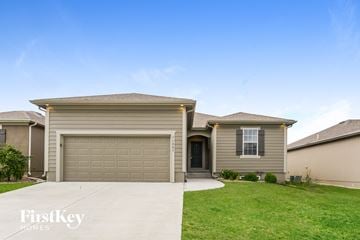 Peculiar house for rent - 11007 Highview Peculiar, MO 64078