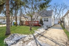 Round Lake Beach house for rent - 1102 Shoreland Court Round Lake Beach, IL 60073