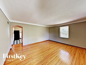 Saint Louis house for rent - 11251 Old Halls Ferry Rd Saint Louis, MO 63136