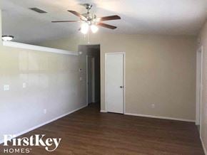 Cape Coral house for rent - 1209 NE 18th Pl Cape Coral, FL 33909