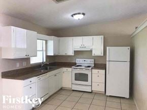 Cape Coral house for rent - 1209 NE 18th Pl Cape Coral, FL 33909