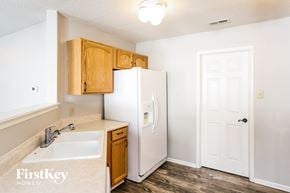 Noblesville house for rent - 12211 LINDLEY Drive Noblesville, IN 46060