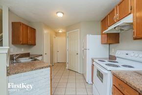Greenwood house for rent - 1229 Kenwood Dr Greenwood, IN 46143