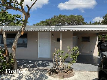 Deerfield Beach house for rent - 1233 SW 1 Ter Deerfield Beach, FL 33441