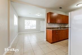 Miami house for rent - 1250 NE 207th Ter Miami, FL 33179