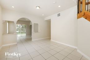 Miramar house for rent - the living room and dining room are spacious and open to the backyard