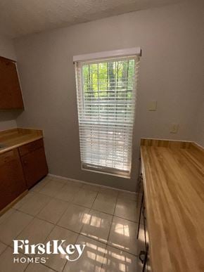 Stone Mountain house for rent - 1311 Old Country Side Circle Stone Mountain, GA 30083