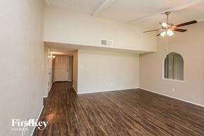 Desoto house for rent - 1316 Royal Oak Dr Desoto, TX 75115