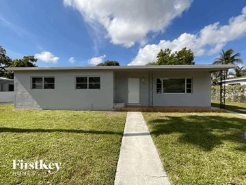 Miami house for rent - 1350 NW 132nd Ter Miami, FL 33167