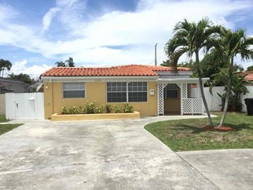 North Miami Beach house for rent - 1379 NE 178TH Street North Miami Beach, FL 33162