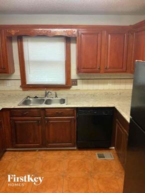 Stone Mountain house for rent - 1395 Oakengate Drive Stone Mountain, GA 30083