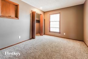 Grandview house for rent - the master bedroom is spacious and has a closet and a window