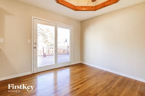 Lee's Summit house for rent - 1601 NE Auburn Dr Lee''s Summit, MO 64086