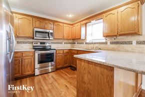 Lee's Summit house for rent - 1601 NE Auburn Dr Lee''s Summit, MO 64086