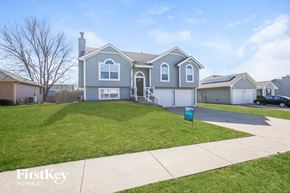 Raymore house for rent - 1603 Roberta Dr Raymore, MO 64083