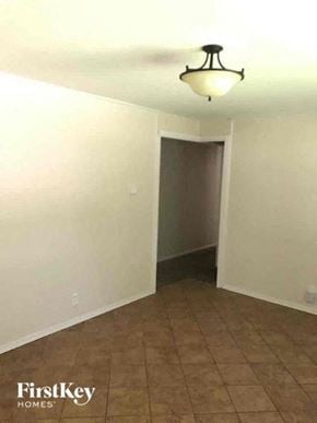 Carpentersville house for rent - 1605 Seminole Ln Carpentersville, IL 60110