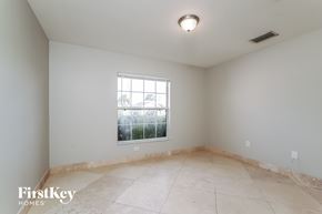 Cape Coral house for rent - the living room has been cleaned and ready for the family to use