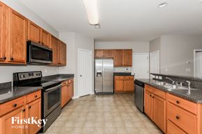 Charlotte house for rent - 16422 Austringer Place Charlotte, NC 28278