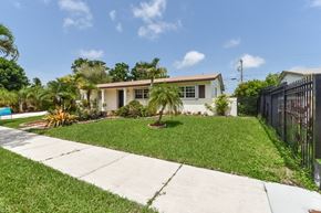 Miami house for rent - 16941 SW 119 Ct Miami, FL 33177