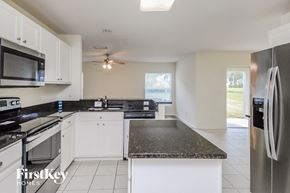 Lithia house for rent - 17006 Falconridge Rd Lithia, FL 33547
