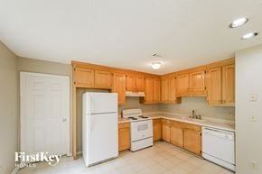 Austell house for rent - the kitchen is clean and ready for us to use