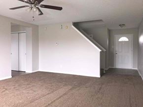 Greenwood house for rent - 1749 Blue Grass Pkwy Greenwood, IN 46143