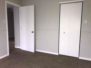 Greenwood house for rent - 1749 Blue Grass Pkwy Greenwood, IN 46143