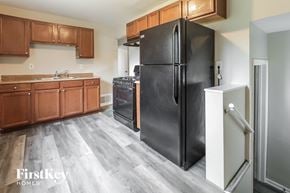 Lansing house for rent - 17503 Greenbay Ave Lansing, IL 60438