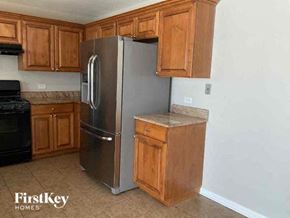 Lansing house for rent - 17808 State Line Ave Lansing, IL 60438