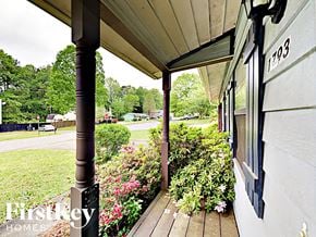 Marietta house for rent - 1793 Merry Oak Road SW Marietta, GA 30008