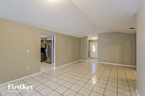 Miami house for rent - the living room and dining room are spacious and open to the kitchen