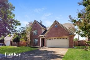 Memphis house for rent - A brick house with a garage is for sale.