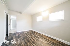 St. Petersburg house for rent - 1935 Oxford St N St. Petersburg, FL 33710