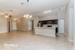 Port St. Lucie house for rent - 1939 SW Gold Ln Port St. Lucie, FL 34953