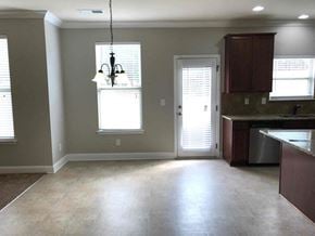 Lithonia house for rent - 2022 Poplar Falls Ave Lithonia, GA 30058